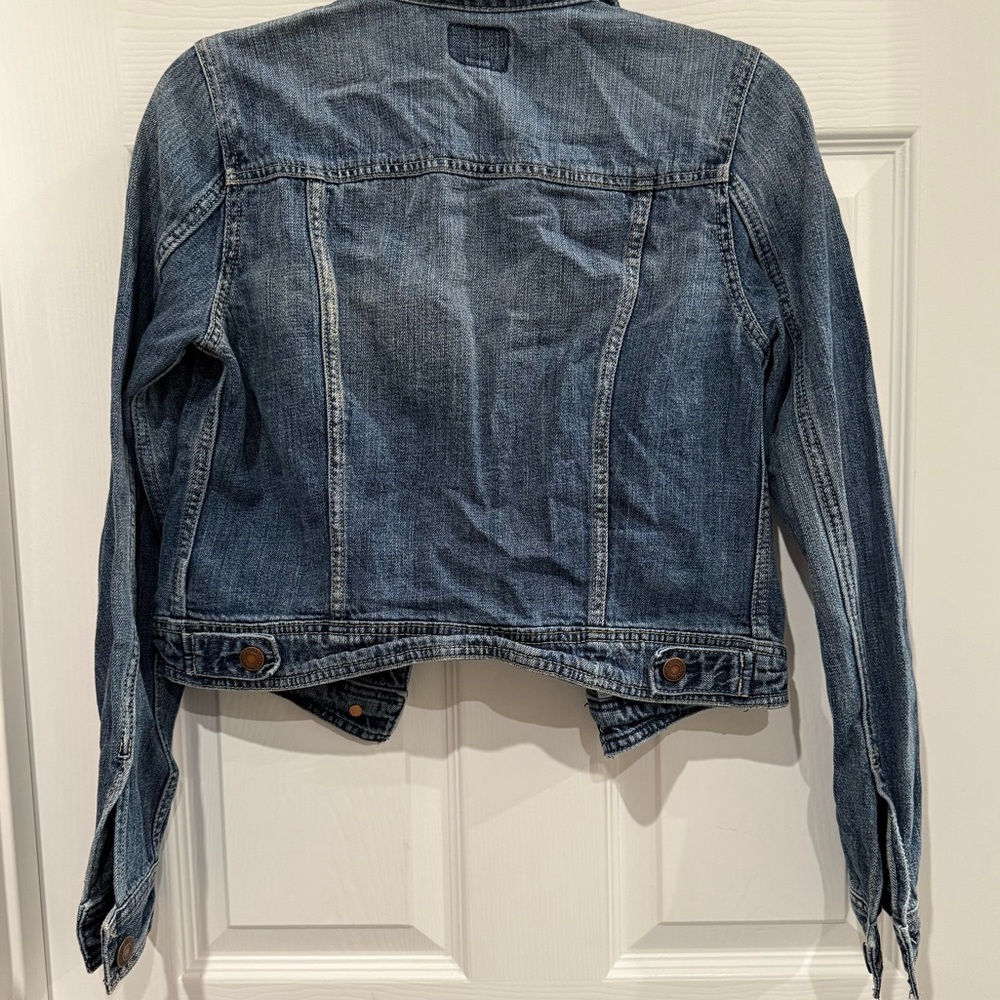 American Eagle Cropped Denim Jacket - Picture 2 of 13